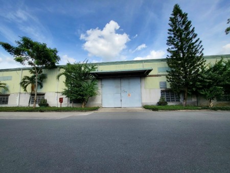 Cho thuê 2.450m2 Xưởng Tân Uyên, Gía : 55.000/ m2, Rẻ nhất khu vực