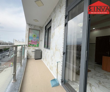 Studio Ban Công Full Nội Thất gần Crescent Mall
