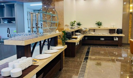khách sạn 3 * tiêu chuẩn tỉ lệ lấp phòng đến 70% / tháng