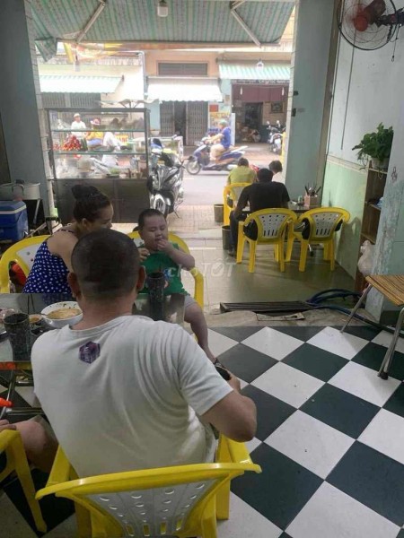 Sang nhượng mặt bằng tiền đường Phạm Văn Xảo quận Tân Phú có chỗ ở lại