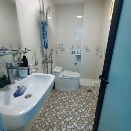 Bán nhà 5 tầng tại Hoàn Công Chất. Bắc từ Liêm. Phân lô vỉa hè rộng. Kinh doanh tốt. Khu vực vip.