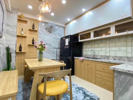 Gấp! Chỉ với 2 tỷ 050. Nhà Yên Thế, P2, Tân Bình (gần sân bay TSN) . DT 41m2 (1 trệt 2 lầu). SHR