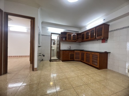 Căn hộ chung cư 83m2, 2p ngủ, 2wc, ban công, P10, Phú NHuận, 13tr