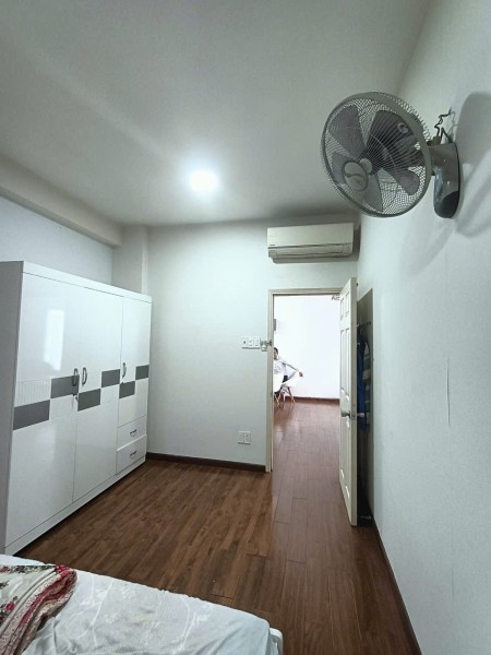 Chung cư Miếu Nổi căn 2p ngủ, 2wc, 70m2, giá 12tr,có ban công