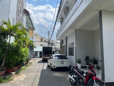 BÁN NHÀ 2 TẦNG SIÊU ĐẸP, HẺM XE TẢI TRÁNH, GẦN ĐH SPKT, 6.5 X 10.5; CHỈ 6.2 TỶ.