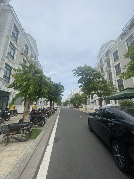 Bán nhà phố 144m2 - Glory - Giá bán top toàn khu Vinhomes Grand Park tháng 10/2024