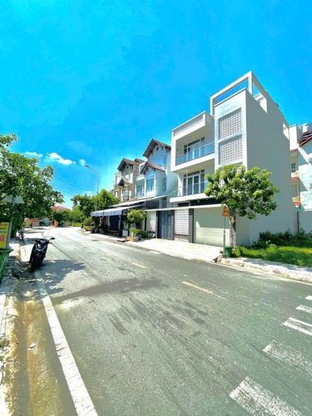 Bán nhà MT đường Thân Văn Nhiếp, An Phú, Quận 2. DT: 7 x 17. Giá: 18 tỷ