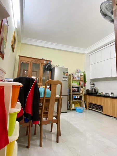 5.7 tỷ nhà Hoàng Hoa Thám - 49m2 - 4 tầng - Ngõ thông - Bán gấp