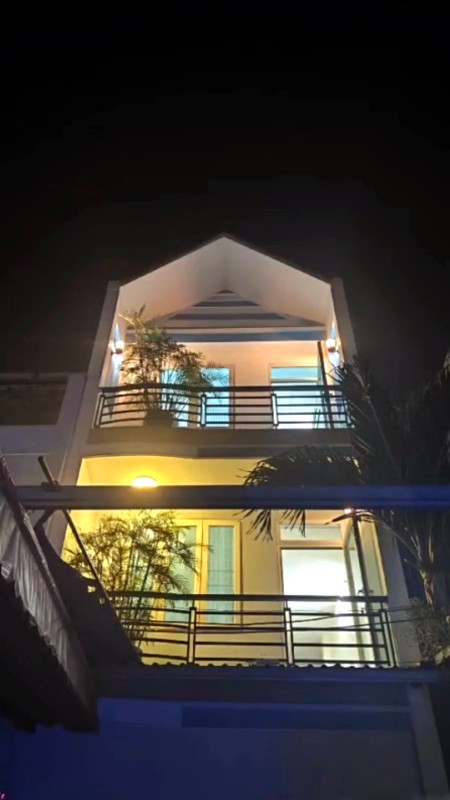 Nhà Đẹp Hẻm Xe hơi dài khủng 20m2 Hồ Văn Long Quận Bình Tân - 5,7 tỷ5,70 tỷ