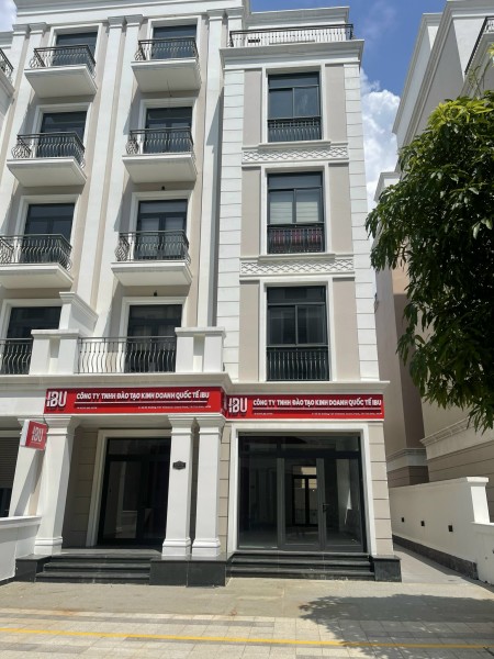 Bán nhà phố 180m2 - Glory - giá bán top 1 toàn khu Vinhomes Grand Park tháng 10/2024