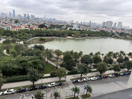 Chính chủ bán gấp căn 2PN full đồ view công viên ở Vinhomes Smart City. LH:0927931112