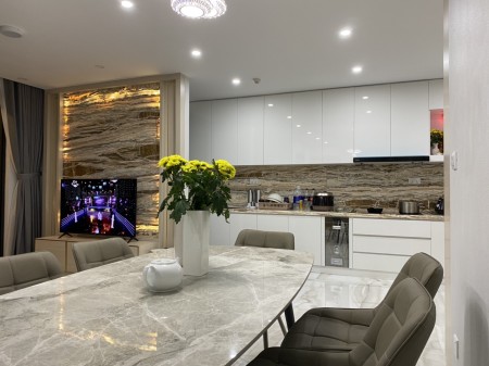 Cần cho thuê căn hộ The View, diện tích 91m2, full nội thất rất đẹp vào ở ngay. Giá 25triệu/tháng