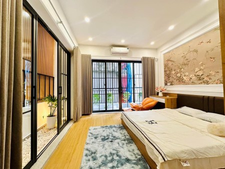 Bán nhà Phạm Văn Đồng, 47m2, phân lô, ô tô, nội thất chủ tặng, nhỉnh 6tỷ.
