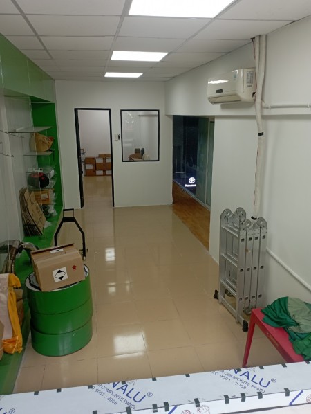 Văn phòng cho thuê 30m2 đường Lê Thị Riêng Quận 1.