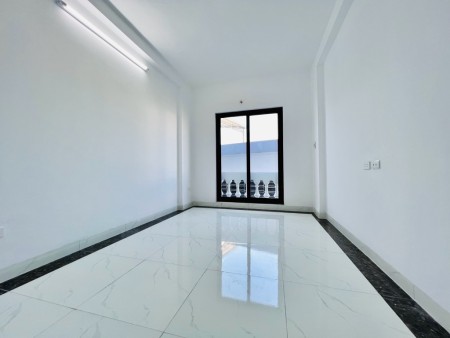 Bán nhà việt hưng,long biên gần 40m2
