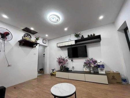 Bán Nhà View Mặt Phố Tân Mai, Hoàng Mai 65m, giá 2.18 tỷ.
