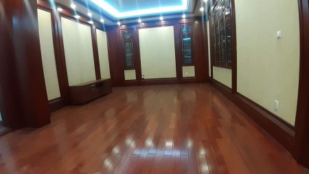 Bán BT KDT Yên Hòa, Trần Kim Xuyến. DT 160m2 x 4T và Hầm, thang máy, MT 10m. Giá 55 tỷ