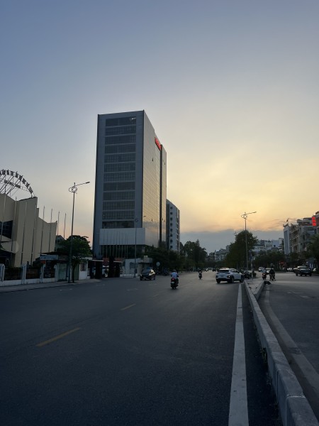 MEET COWORKING SPACE - số 70 Nguyễn Văn Cừ - Cho thuê văn phòng chia sẻ