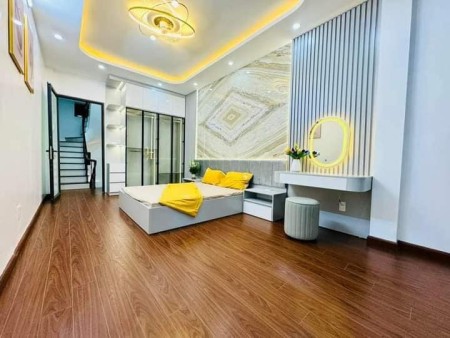 Bán Nhà Đẹp, Mới Mạc Thị Bưởi, Hai Bà Trưng 30m, 4 tầng, mt 3.1m, giá 5.8 tỷ.