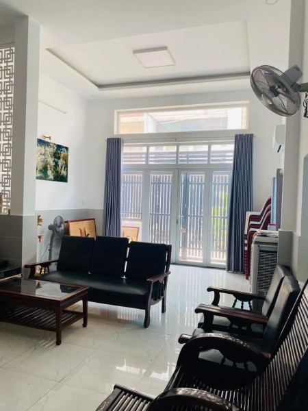 Bán nhà hẻm 6m nông, 125m2 mặt tiền 9.6m làm chia 2 căn - 25 tỉ tại Nguyễn Văn Thương, Bình Thạnh