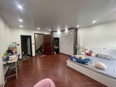 Bán Nhà Đẹp Phố Vũ Xuân Thiều - Phân Lô - Gần Phố - Full Nội Thất