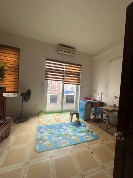 Bán nhà bồ đề dân xây 55 m 4 tầng mặt tiền 4,8 m ngõ thông gần cầu 67 tỷ