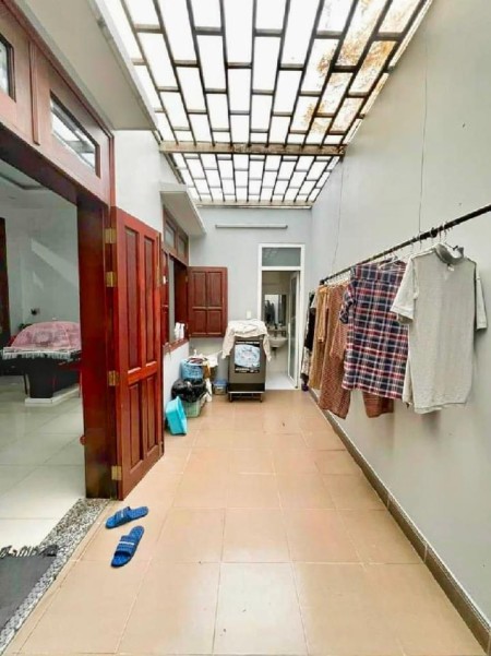 Bán nhà quận 2, 3 tầng mới đẹp, DT 120m2, giá 9.3 tỷ TL, đường Số 2, phường Cát Lái, quận 2