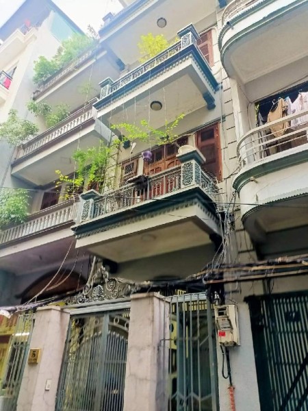 Nhà 5 tầng, 39m2, 3 ngủ đủ công năng, ngõ 3 gác, rộng, thoáng, quận Hai Bà, chỉ 5.25 tỷ