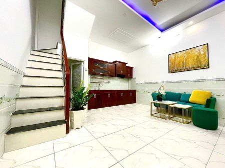Chính chủ cán bán nhà 2 lầu cách mặt tiền chỉ 20m quận Bình Tân giá 1 tỷ 880
