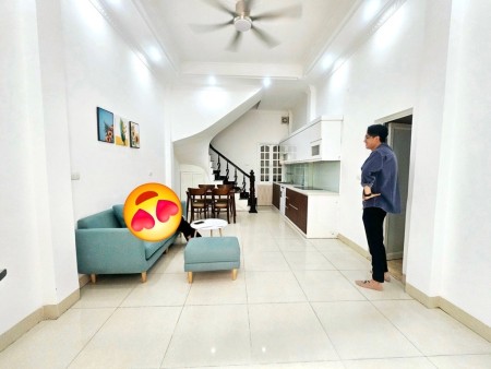 Chính chủ cần sang nhượng ngay nhà phố Pháo Đài Láng mới xây