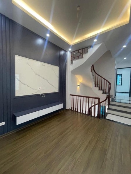 BÁN NHÀ ĐẠI KIM 32m2, sổ đỏ vuông vắn