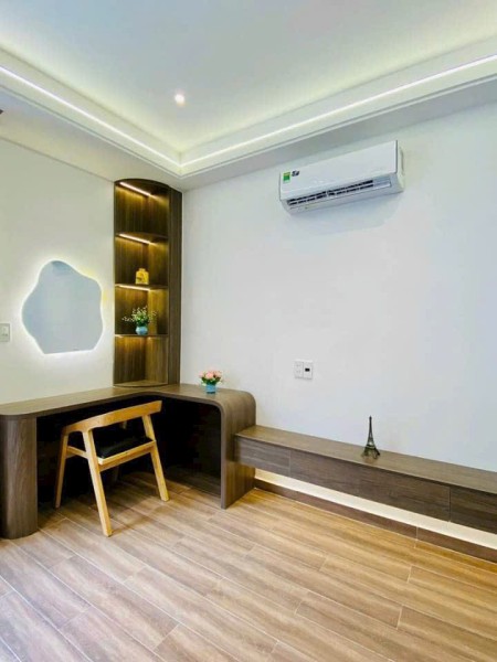 NGUYỄN VĂN LINH - LÔ GÓC - Ô TÔ VÀO NHÀ - THIẾT KẾ HIỆN ĐẠI - 4 TỶ X
