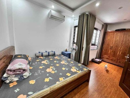 Bán nhà riêng 39m2 trung tâm quận Long Biên, siêu hiếm không còn căn5,90 tỷ