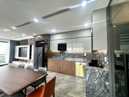 Bán nhà Nguyễn Văn Cừ 75m 8 tầng thang máy gara oto nội thất nhập khẩu đạt 5 sao, gần cẩu 14. 8 tỷ