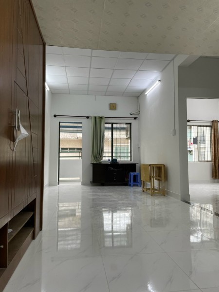 Chung cư 189B Cống Quỳnh - Quận 1 80m2 2pn. Có ban công, cửa sổ