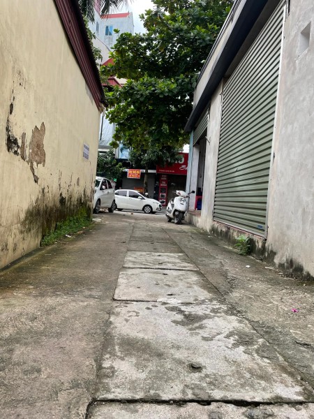 Bán đất ngay ngã 3 Đản Dị, Đông Anh giá loanh quanh 3 tỷ