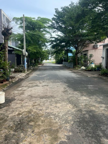Cần bán gấp lô đất khu Mỹ Hạnh Hoàng Gia dt 85m2, SHR giá 1,35 tỷ