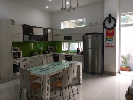 Nhà bán Long Thạnh Mỹ cạnh vinhome diện tích khủng nhỉnh 4 tỷ.