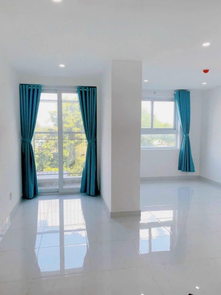 Bán gấp căn hộ view sông Sg - Landmark81, 39m2 1PN 1WC, thanh toán 50% nhận nhà ngay