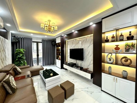Bán nhà phố Tân Mai, lô nhà dãy đẹp, 40m ra vào oto rộng, 35m2 x giá 6 tỷ