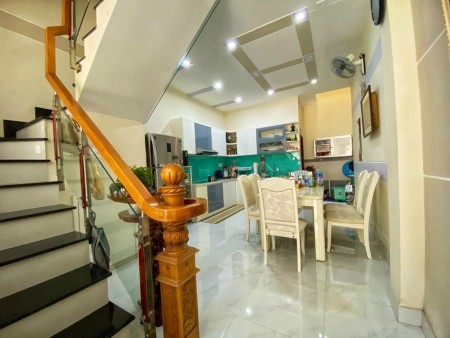 Bán nhà gần mặt tiền đường 56m2, gần Huỳnh Tấn Phát, nở hậu, nhỉnh 5 tỷ.