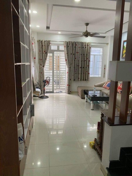 Bán nhà đẹp 2 tầng gần Huỳnh Tấn Phát, hẻm ba gác, 52m2, giá tốt chỉ hơn 5 tỷ.