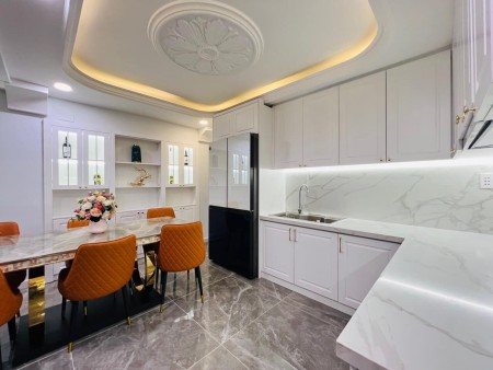 Bán nhà mới 2 tầng ngay Huỳnh Tấn Phát, hẻm xe hơi, 108m2, nhỉnh 5 tỷ.