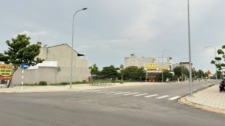 Chủ gửi bán lô đất 100m2 giá 1,68 tỷ gần ngay vòng xoáy Bến Cam, gần trường, SHR