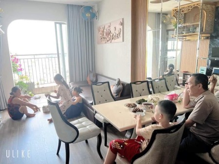 Bán Chung Cư Ruby 90m2 Giá 2tỷ850. Gồm 2PN, 2WC. Sổ hồng riêng, ngân hàng hỗ trợ 70%