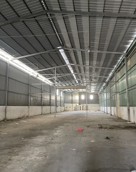 Cho thuê kho xưởng 1000m2 đường Tăng Nhơn Phú, P. Phước Long B, Quận 9