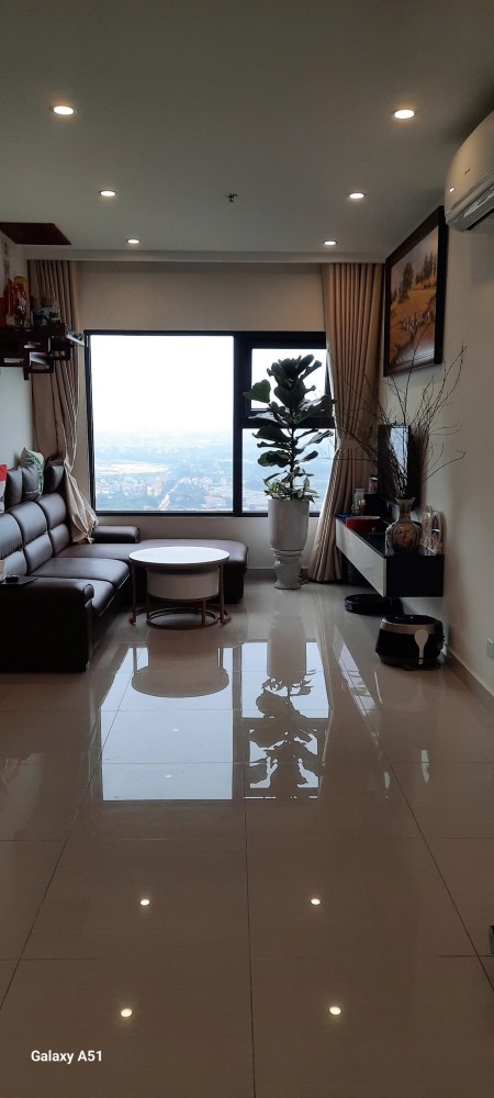 Bán căn 2 ngủ 2wc, đầy đủ nội thất đồ gỗ, 3,7 tỷ, 0888516777, Vin Smart City