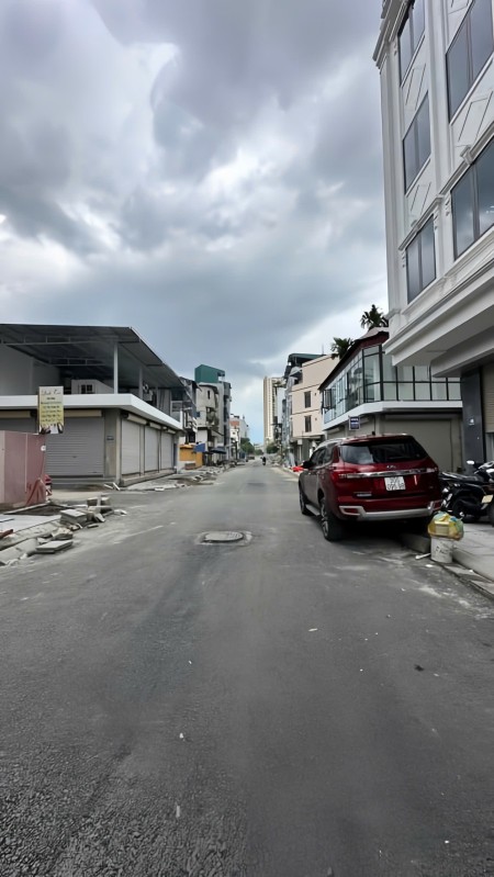 SIÊU PHẨM THANH XUÂN NGÕ Ô TÔ KINH DOANH ĐANG CHÀO BÁN GẤP