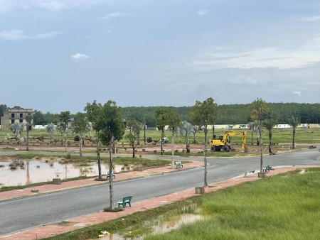 Cần bán lô đất mặt tiền công viên 1ha