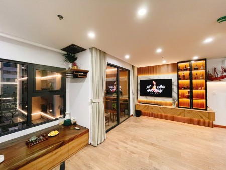 Bán căn 2 ngủ +, 64m2, full nội thất đẹp, 3,8 tỷ, Vin Smart City, 0888516777